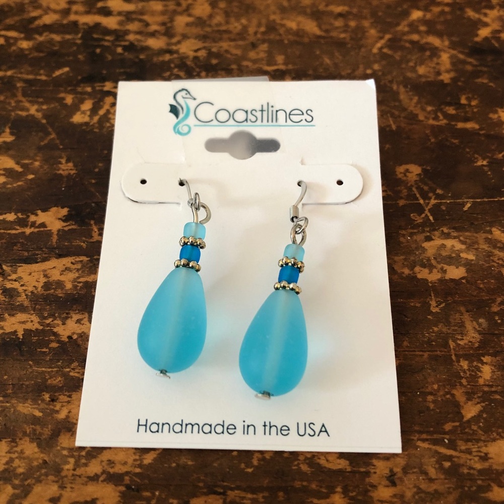 NWT Coastlines Blue Seaglass Earrings 💧
